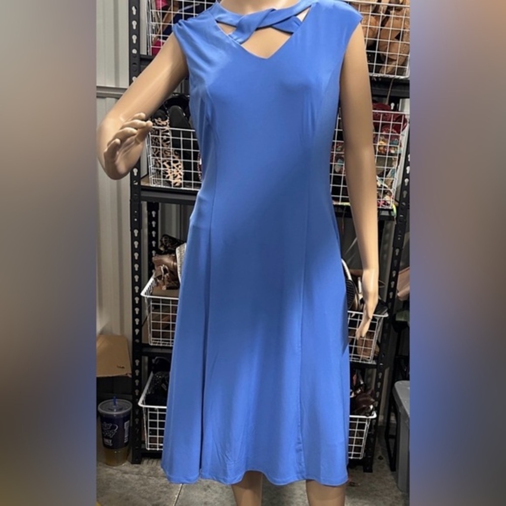 London Style Sky Blue short sleeve pull on stretch flowing Midi Dress size 8